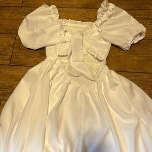 xs white dress
